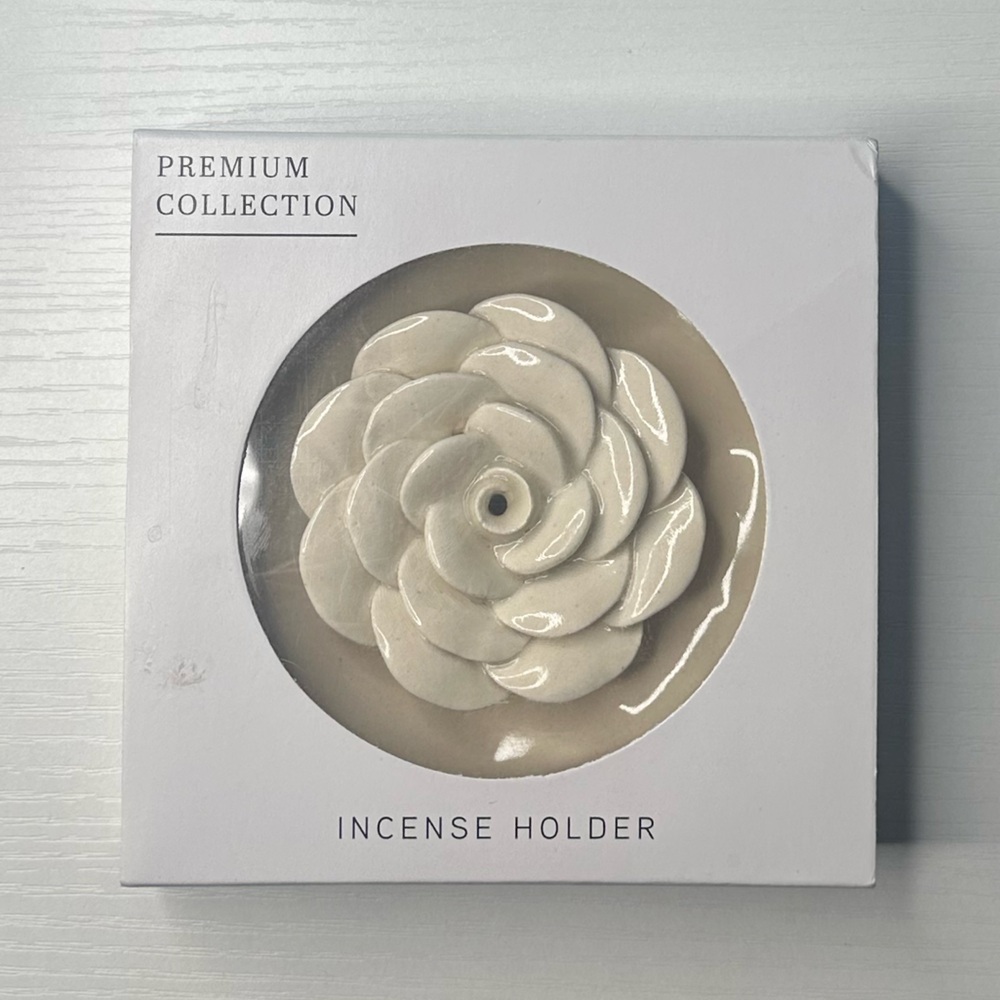 🛍️BUNDLE DEAL🛍️ - NIB - Cream Circular Ceramic Flower Incense Holder